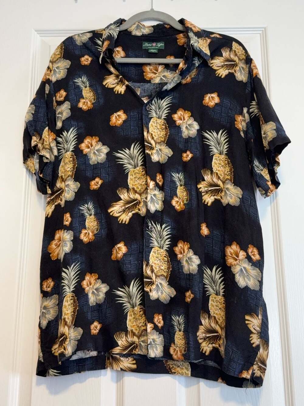 David Taylor Collection Men's Hawaiian Shirt Black with Pineapple and Hibiscus F